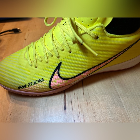 Nike Mercurials Indoor Soccer shoes /cleats - Picture 5 of 6